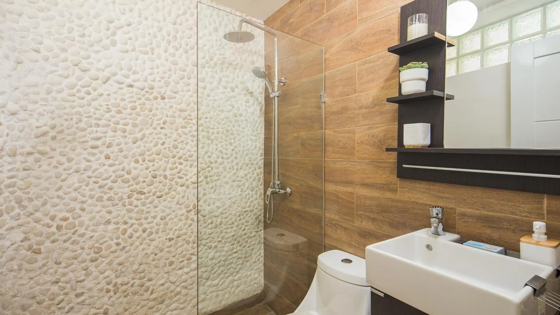 Kite Beach Hotel Oceanfront Apartments كاباريتي